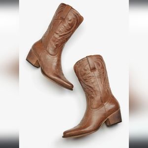 NWT gorgeous western cowboy boots with small heel